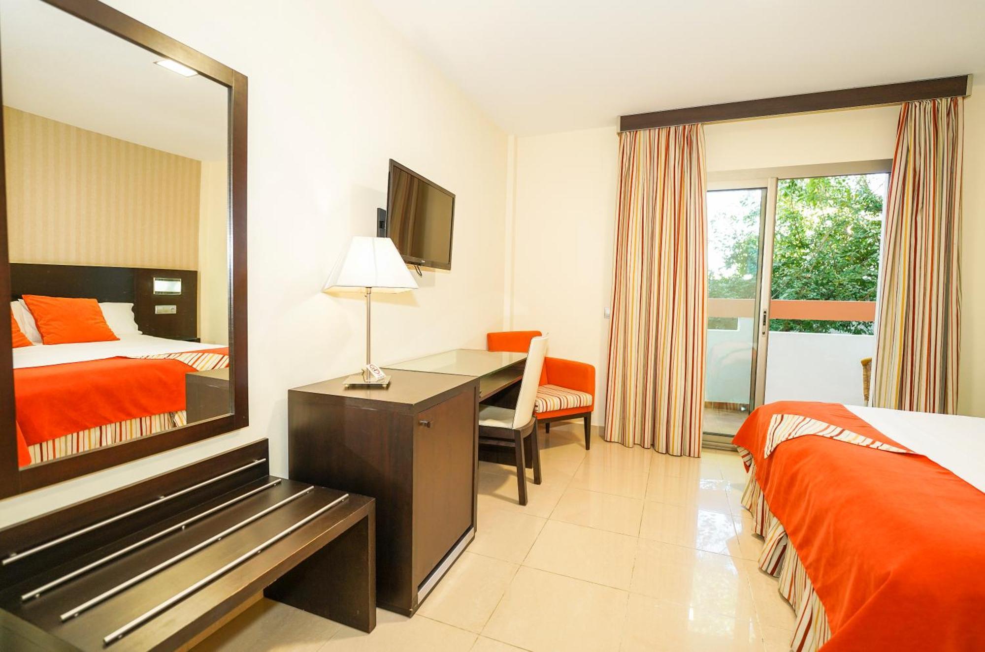 Hotel Pradillo Conil Кониль-де-ла-Фронтера Экстерьер фото